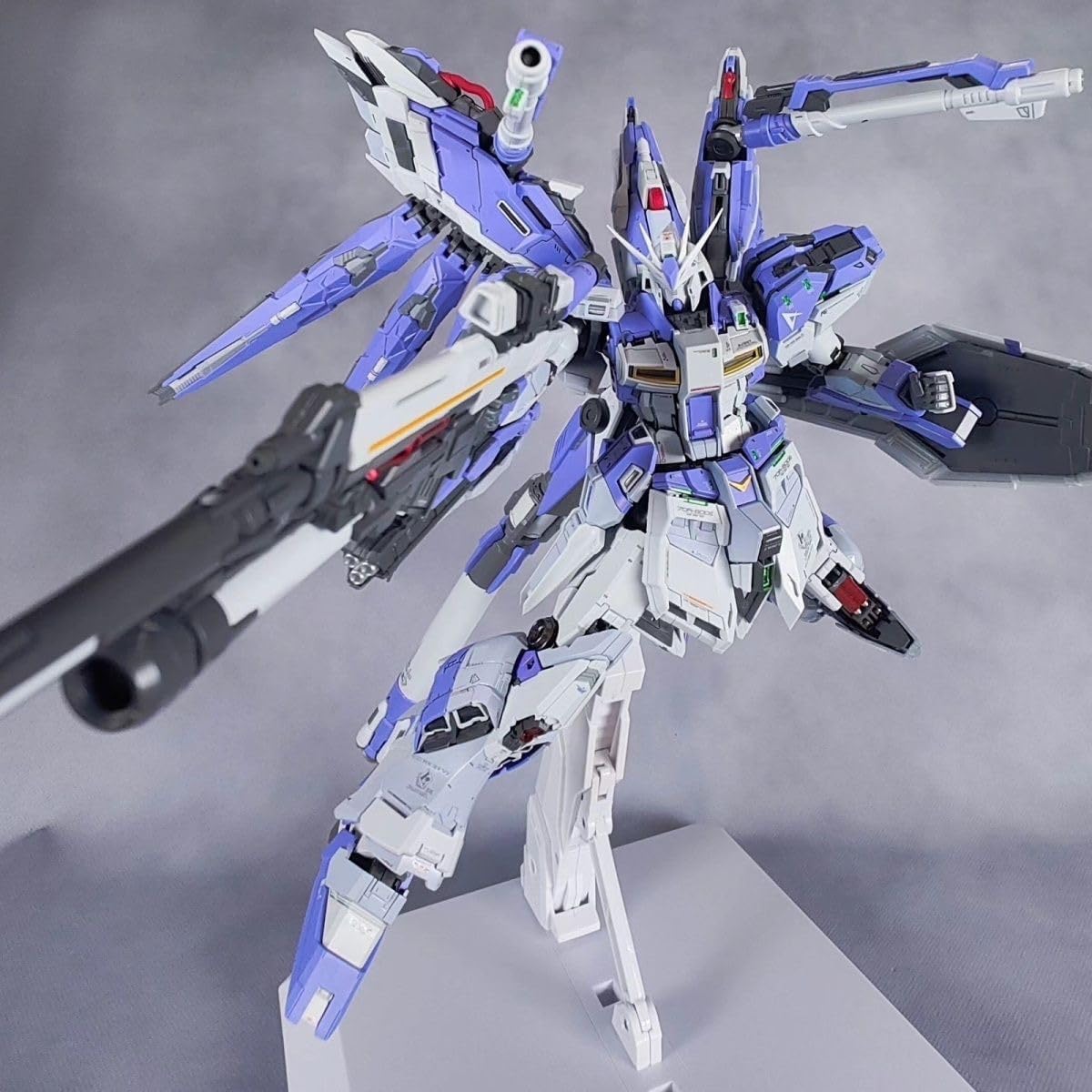 塗装完成品 V-Tiger 1/100 νガンダム 虎威戦士 塗装完成品 V-Tiger 1/100 νガンダム 虎威戦士